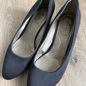 Bandolino Women's Elegant Black Platforms